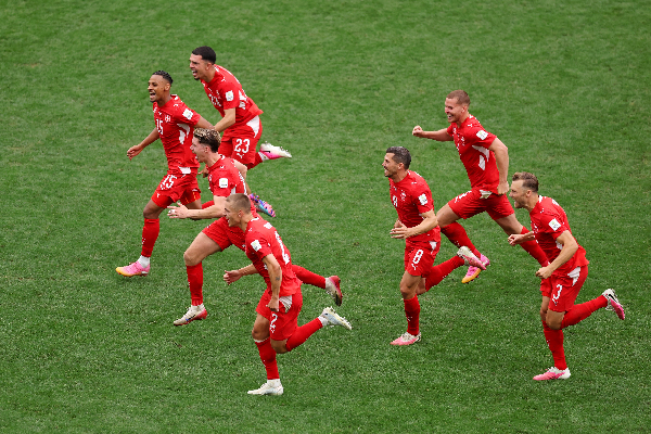 Switzerland edge Colombia on penalties
