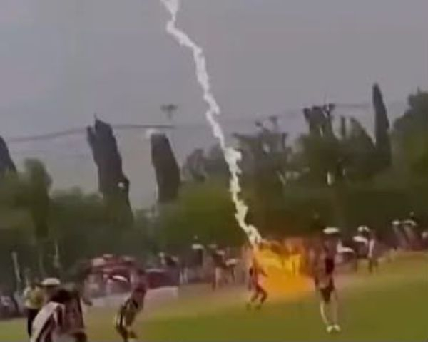 Lightning strike hit Santiphap Stadium in Sungai Golok